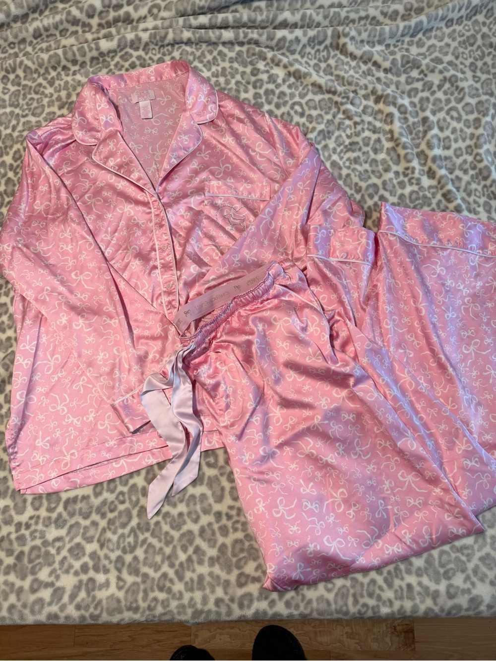 PINK Victoria's Secret Light Pink Satin Pajama Set with White Bow Print